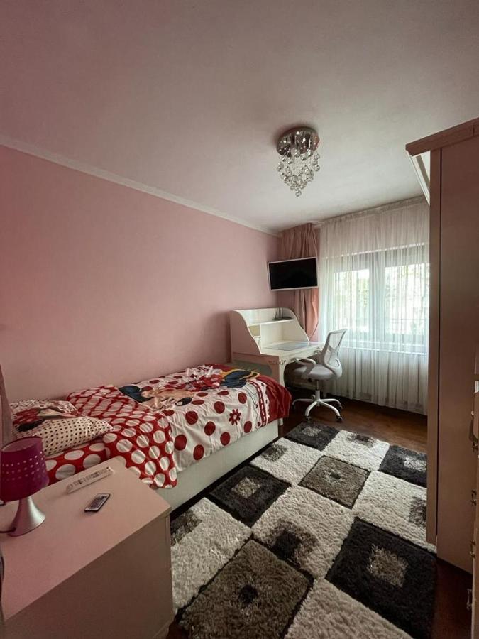 Apartament Caryna Орадя Экстерьер фото